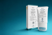 SeruLift crema facial junto a su caja sobre fondo turquesa